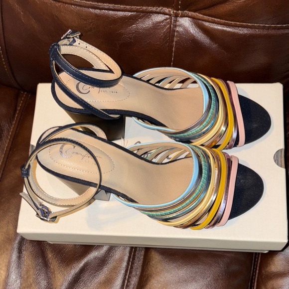 🆕 Comfort EST. 1946 Colorful Strappy Sandals Sz 8 - Picture 7 of 11